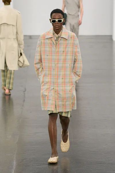 Look 12